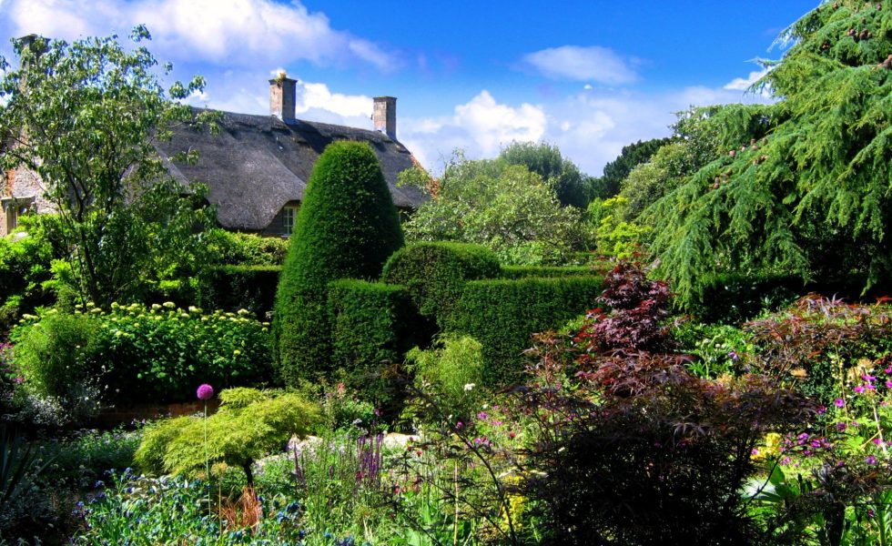 Hidcote Manor Garden in the Cotswolds. Credit JR P_slider2