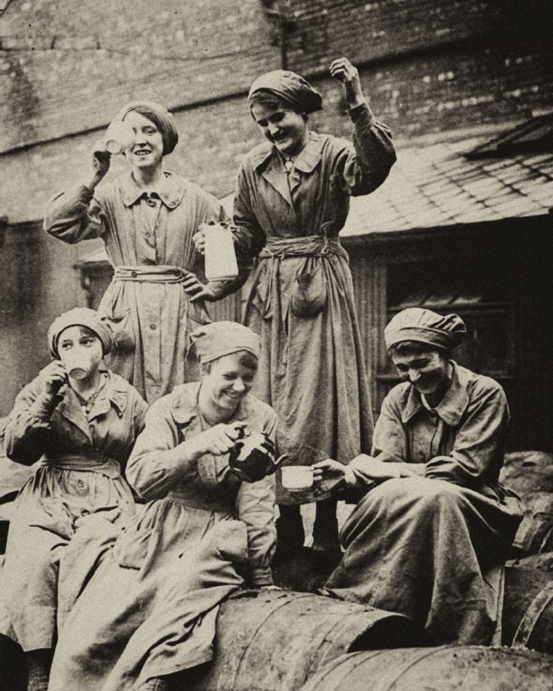 Ladies on a quick tea break in World War One