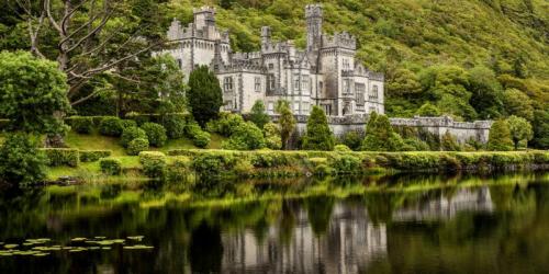 Kylemore Abbey – the incredible story of an Irish castle on a lake
